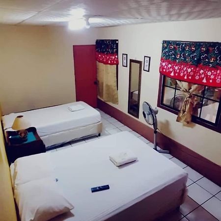 Hostal Leyendas León Buitenkant foto