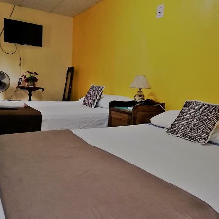 Hostal Leyendas León Buitenkant foto