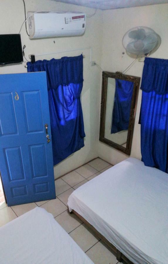 Hostal Leyendas León Buitenkant foto